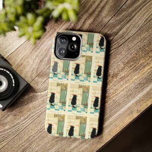 Capa para iPhone | Design "Midnight Snack" de Alison Friend - Padrão xadrez