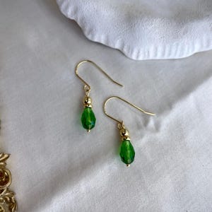 Emerald Green Crystal Teardrop Dangle Earrings: Gold-Plated Vintage Style