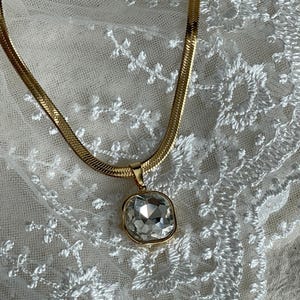 Vintage-Inspired Rhinestone Pendant Necklace – 18K Gold-Plated Snake Chain- Stainless Steel (18&quot;) Statement Jewelry- Build Your Collection