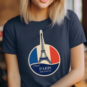 Reise nach Paris Frankreich Retro Aufkleber T-Shirt, Geschenk für Frankophile oder Frankreich-Liebhaber, französische Flagge mit Eiffelturm Geschenk für Reisende-T-Stück