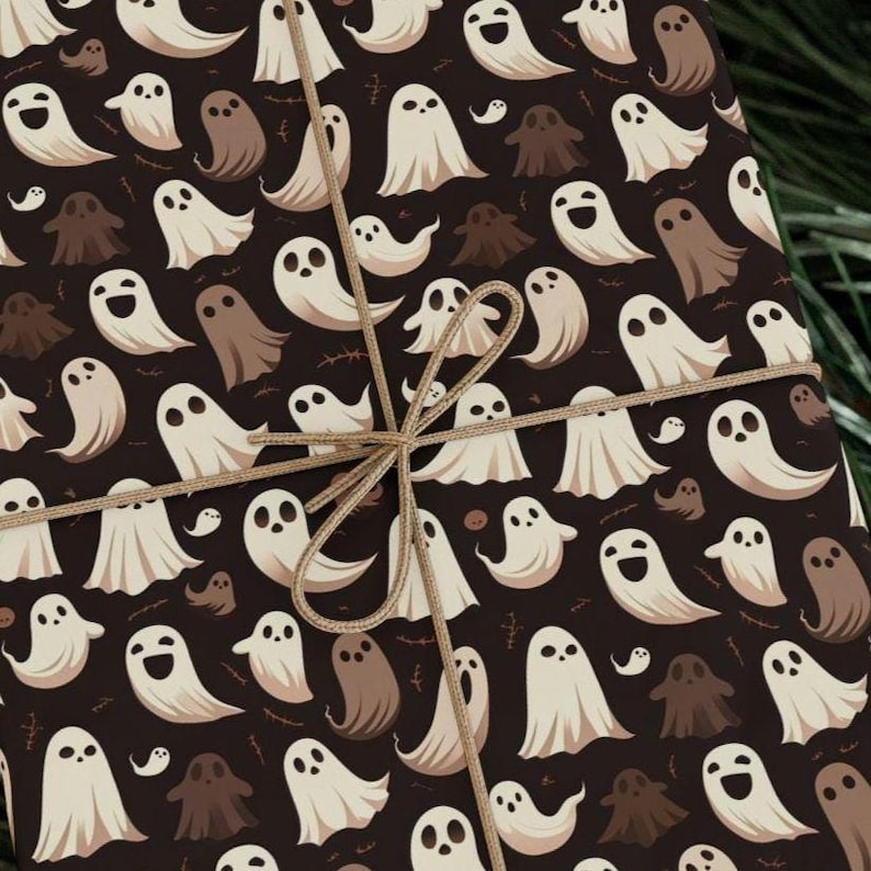 Rotolo di carta da regalo fantasma Boo-tiful per regali di Halloween / Carta da regalo carina e spettrale per feste infestate e amanti dei fantasmi immagine 1