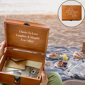 Caja de recuerdos de madera, caja rústica de recuerdos de madera, caja de regalo grabada personalizada, caja personalizada para pareja, cofre de recuerdos de boda, joyero o caja de fotos.
