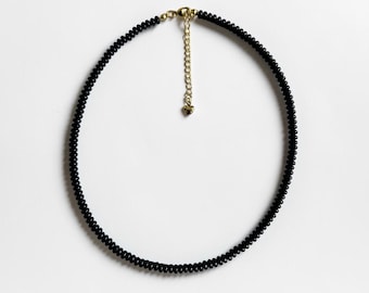 Halskette aus schwarzem Obsidian, Halskette aus natürlichem schwarzem Obsidian, zierliche Kristall-Halskette, Halskette mit Edelsteinperlen, minimalistisches Schmuckgeschenk