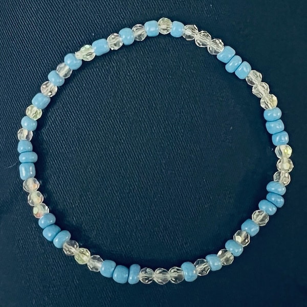 Periwinkle and crystal glass bead bracelet