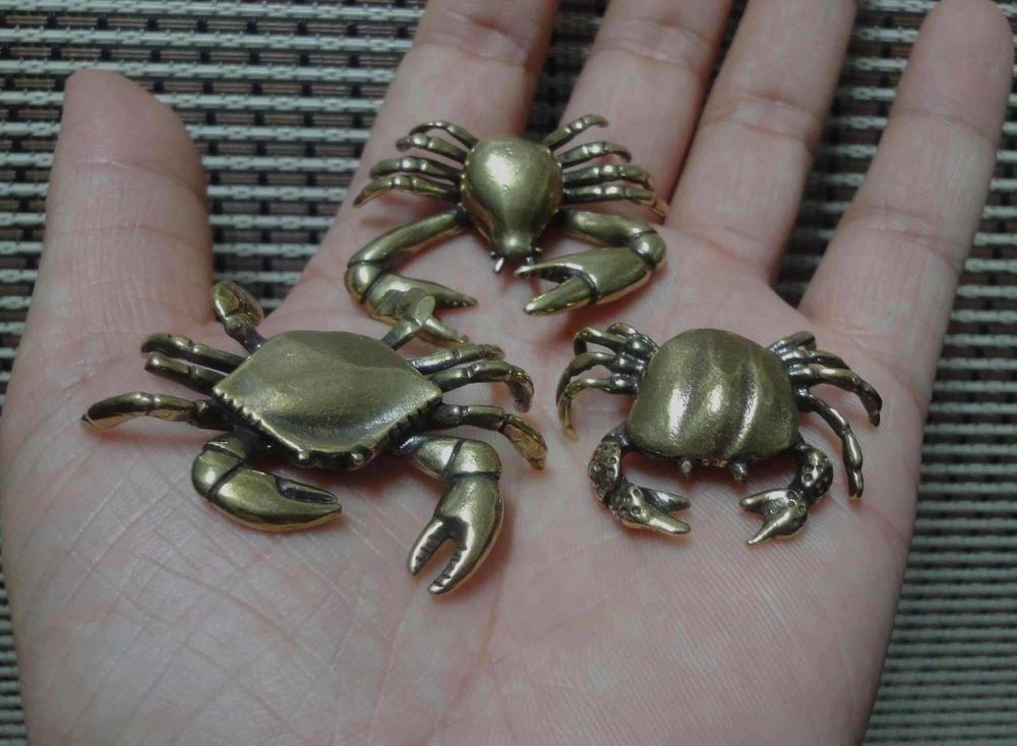 希少 骨董品 アンティーク 茶道 真鍮 真ちゅう 置物 カニ 夫婦 昭和レトロ 希少 骨董品 アンティーク 茶道 真鍮 置物 カニの彫刻 夫婦 昭和レトロ