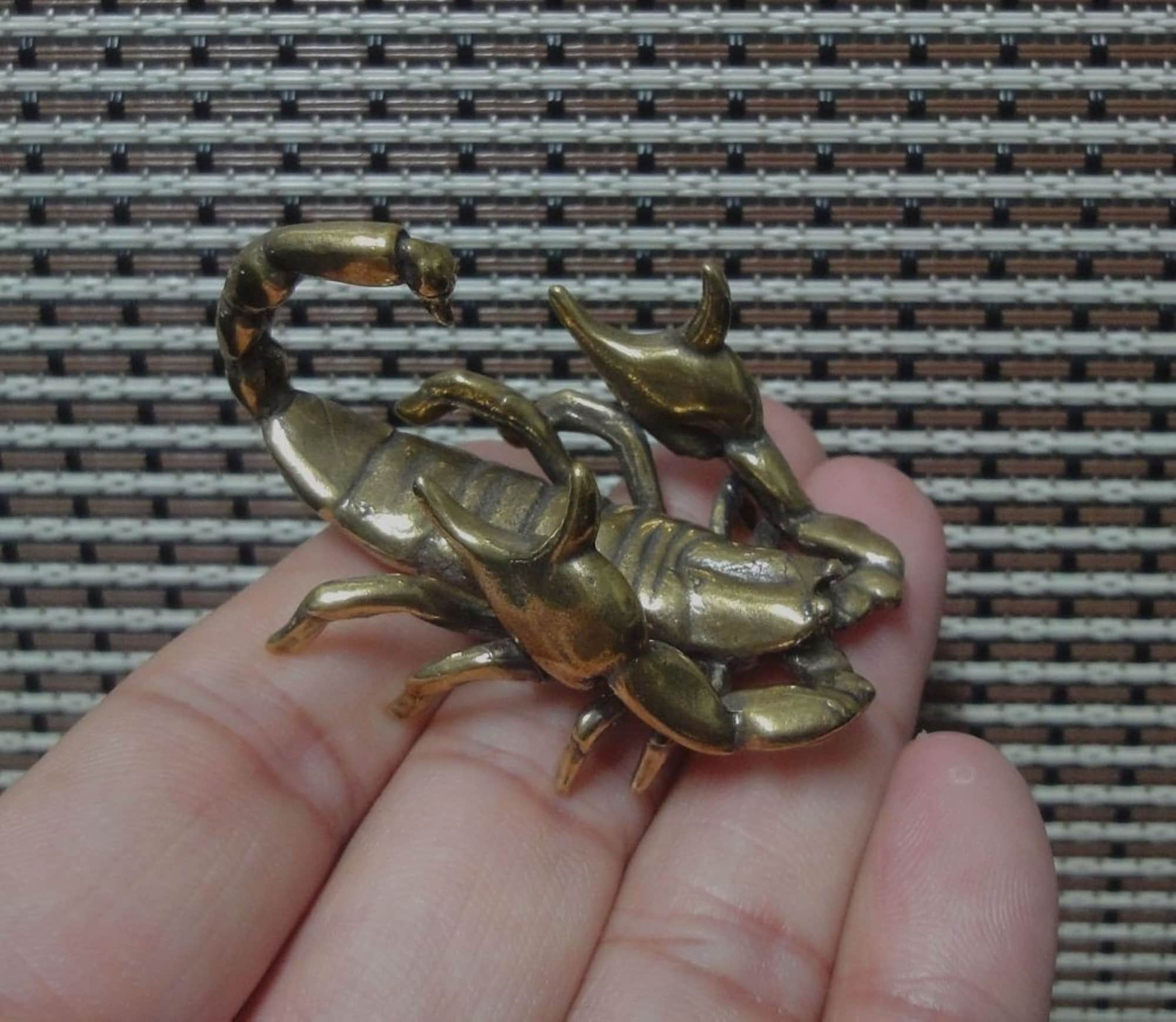 Vintage Style Solid Brass Copper Scorpion Figurine Statue Pen Rest Stand for Home Decor