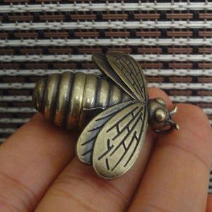 Vintage Style Solid Brass Copper Cute Bee Figurine Statue for Home Garden Decor