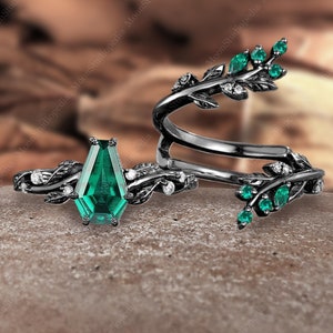 Gothic Coffin Emerald Engagement Ring Dainty May Brithstone Propose Ring Unique Black Gold Bridal Promise Gift Set Twig Enhance Wedding Band