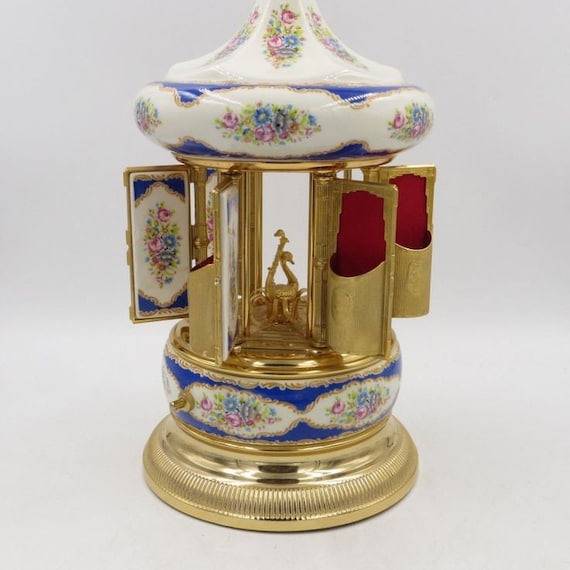 Rare vintage lipstick cigarette holder carousel music… Gem