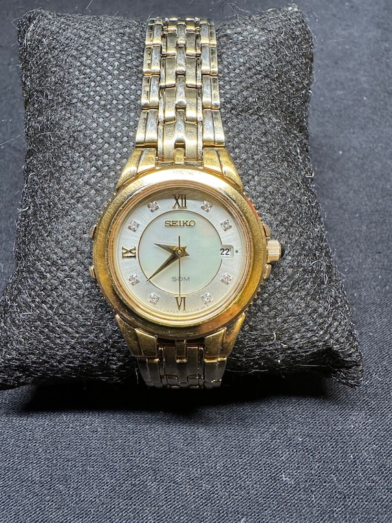 Ladies Seiko Quartz Watch 7N82-0DH0 Mother of Pear