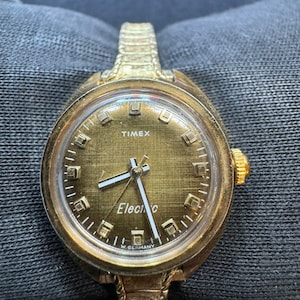 Vintage 1970&#39;s Ladies Timex Electric Watch