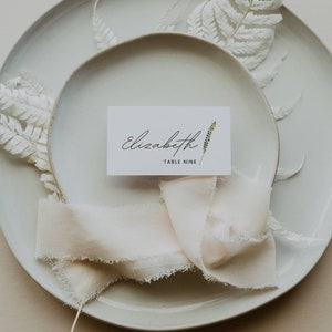 cartão floral do lugar | Cartões planos de casamento com nomes de convidados impressos | Modelo de cartão de lugar do Wildflower de <br> Entrega Rápida? Modelo de casamento com flores silvestres |AWS
