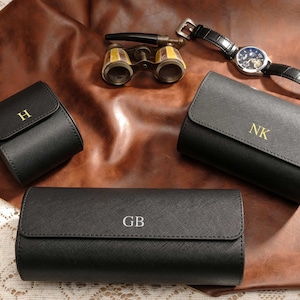 Personaliseer monogram zwart lederen horlogerol, op maat gemaakt handgemaakt cadeau voor mannen, reishorloge opbergdoos, cadeau voor hem, Vaderdagcadeau