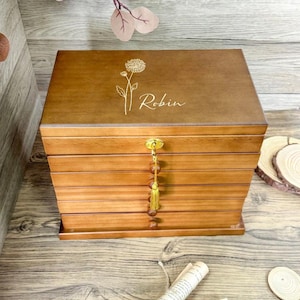 Benutzerdefinierte gravierte Holz Schmuckschatulle mit Schubladen 6 Schublade mehrere Schmuck Organizer Hochzeitsgeschenk für Mama Frauen Schmuck Sammlung