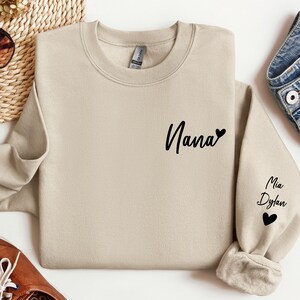 Personalized Grandma Sweatshirt with Grandkids Names, Custom Sweater for Grandma, Mother's Day Gift, Nana Sweatshirt, Grandma Gift Sand