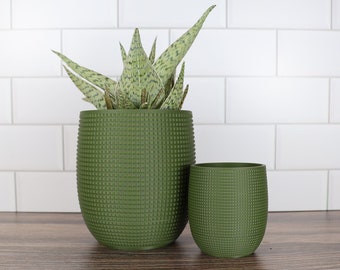 The Grid Planter mit versteckter abnehmbarer Auffangschale in Olive