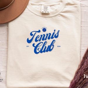 Retro Tennis Club T-shirt, Vintage Sports Tee, Tennis Top, Tennis Lover Gift, Raquet Sports Shirt, Comfort Colors Sports Shirt, Tennis Game