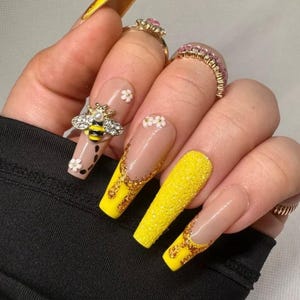Press On Nails, Bee Nails, Bumble Bee Nails, Yellow Glitter Nails, Yellow Spring Nails, Nails, Glue On Nails