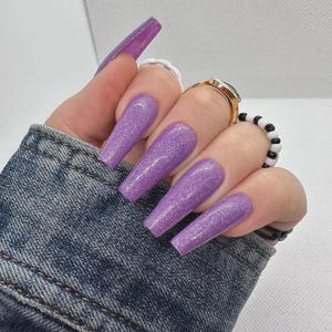 Handgemalte Presse auf den Nägeln, Nägel, Press Ons, hellviolette Glitzernägel, Kleber auf den Nägeln, Nägel, Lila Nägel