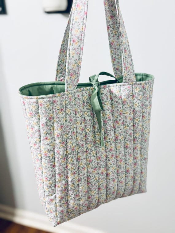 Extra Large Everyday Tote Bag | Floral Quilted Tote | Spring Tote Bag | Gift For Her | Cotton Travel Bag | Bow Tie Tote Bag
