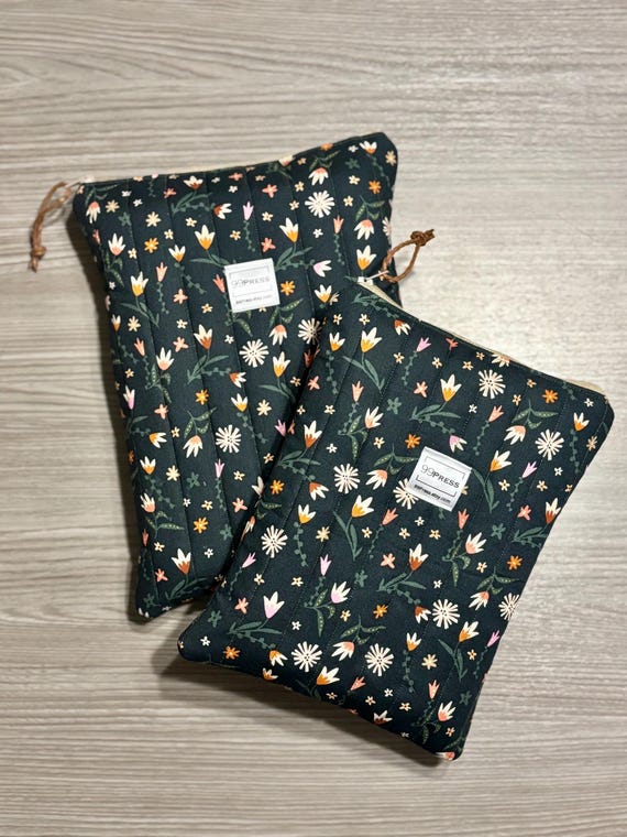 Green Floral Quilted Book Sleeve with Zipper | Bookish Gift | Handmade Padded Book Pouch