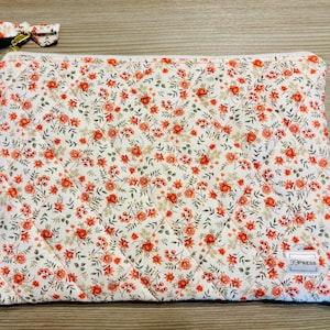 Handmade Quilted Laptop Sleeve | Floral Computer Sleeve | Cute Laptop Bag | Padded Laptop Sleeve | Gift for Her | Zipper Laptop Sleeve