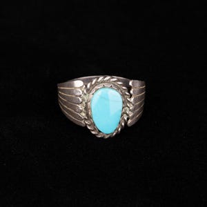 Vintage Turquoise Ring Made With Sterling Silver- Southwest Jewelry - Vintage Jewelry