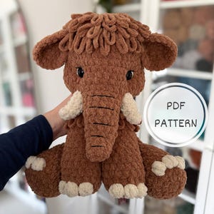 Op de afbeelding: Een rustiek houten bord met de tekst "Welcome to our home" in witte letters. Het bord heeft een verweerde afwerking en een eenvoudig, uitnodigend ontwerp, ideaal voor de voordeur.