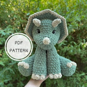 Crochet Sitting Triceratops Amigurumi Pattern | Jurassic Crochet Pattern Tutorial | Dino Plushie Crochet Pattern
