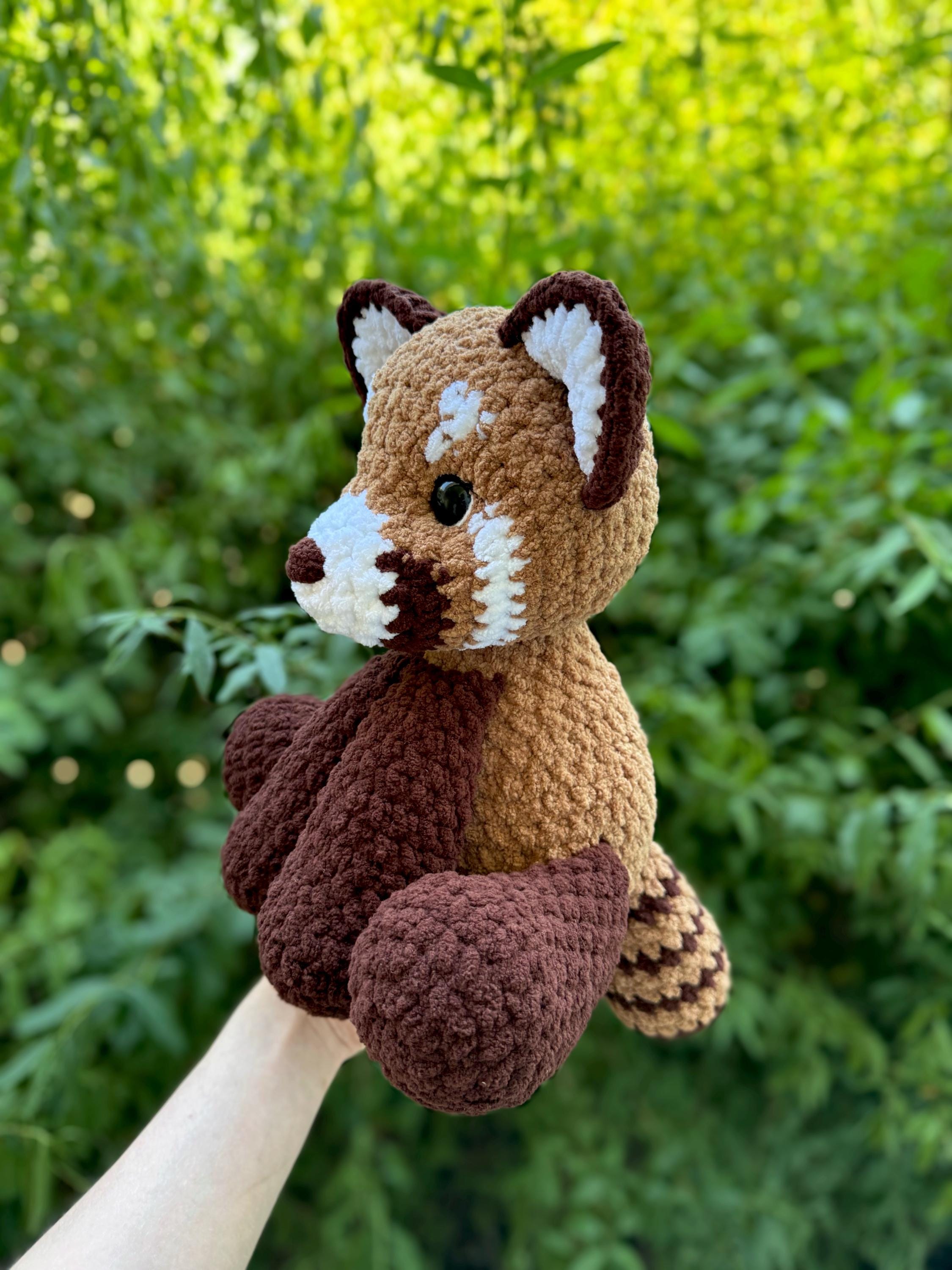 かぎ針編みで作るレッサーパンダの編みぐるみパターン | ジャングル