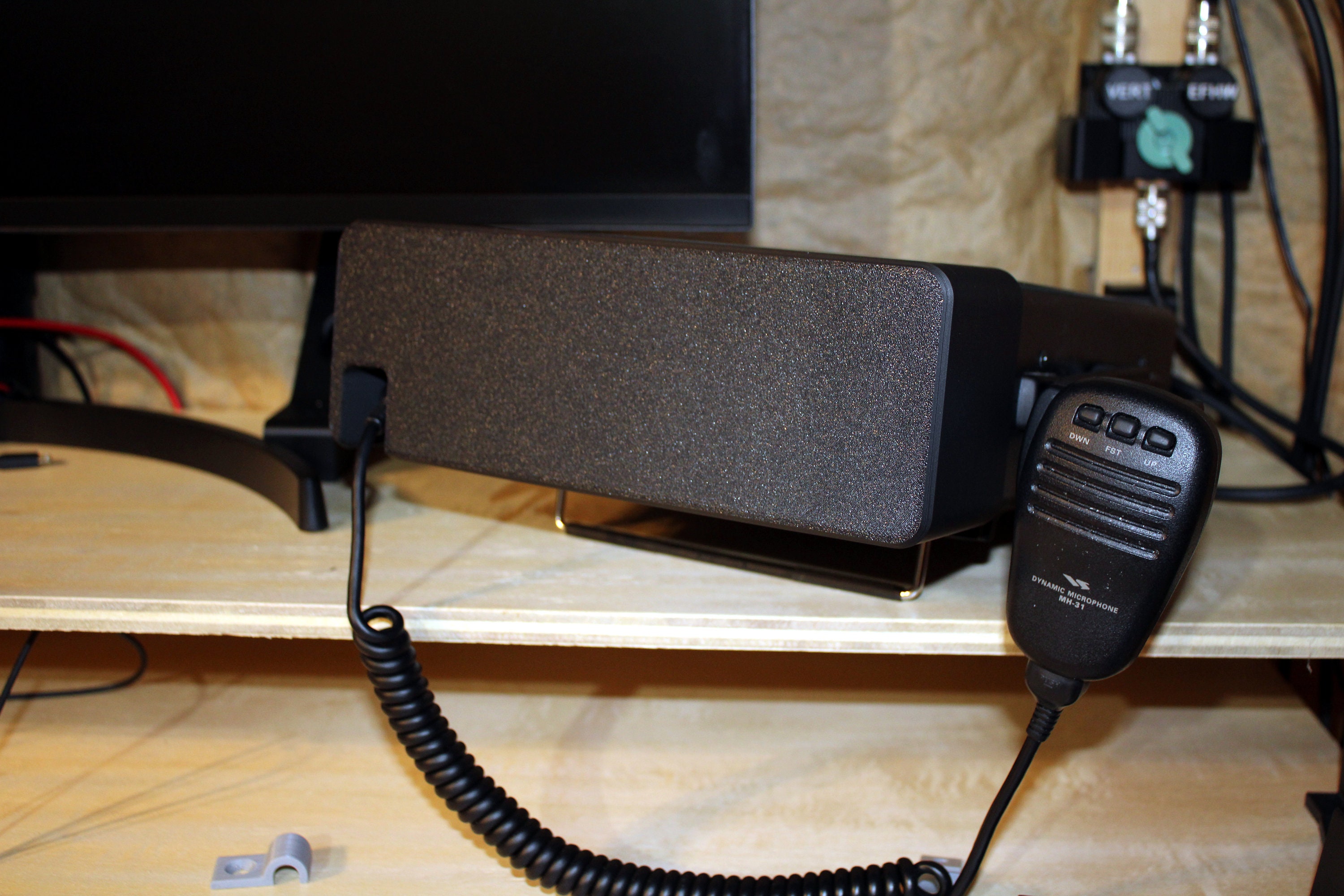 Yaesu FT-991A カバー Yaesu FT-991A Front Cover - Keeps Dust Out and Adds a Touch