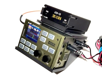 FX-4CR/ATU-10/Talentcell 3000 combo carrier - integrates radio, battery, tuner - tuner swivels forward for operating, sideways for stowing!