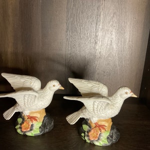 Vintage White Dove Porcelain Bird Figurine