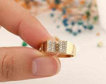 Anillo de cóctel de oro macizo: banda ancha hecha a mano con piedras pavé