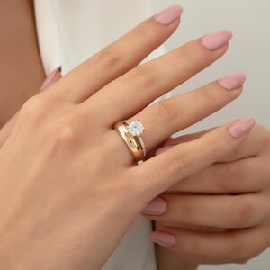 14K Solid Gold Zircon Stone Ring: Elegant Solitaire Design