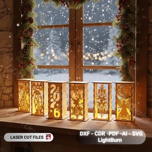 Può includere: Sei portacandele in legno con intricati disegni tagliati al laser. Ogni portacandele presenta un motivo unico a tema festivo, tra cui un albero di Natale, un angelo e fiocchi di neve. La calda luce delle candele illumina i disegni.