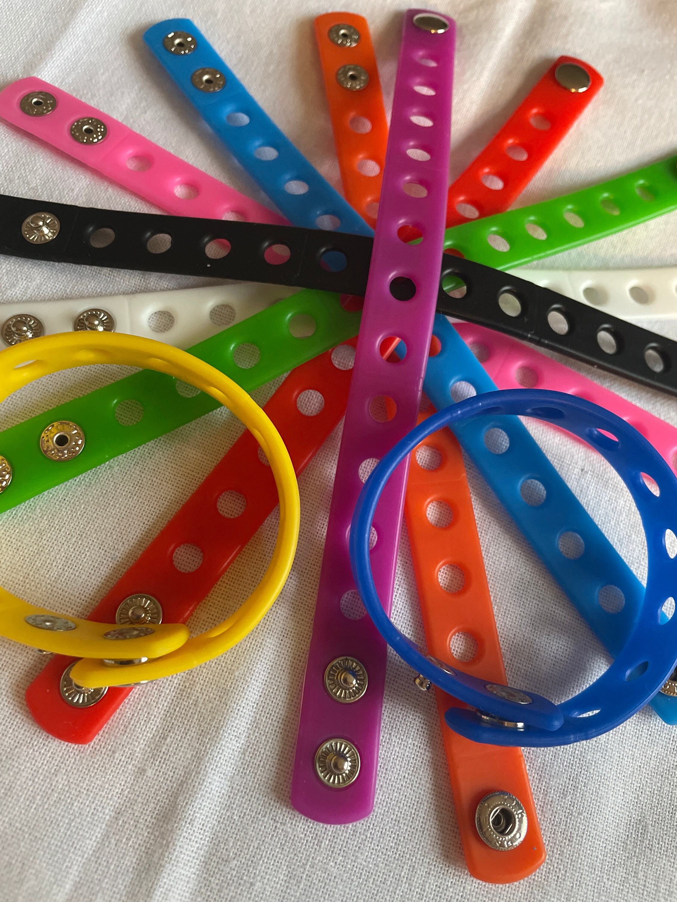 Croc charm deals bracelets