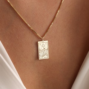 Collana con tarocchi riempita d'oro - Delicati gioielli con tarocchi - Collana astrologica - Regalo per lei, collana con tarocchi e zodiaco, regalo per la mamma