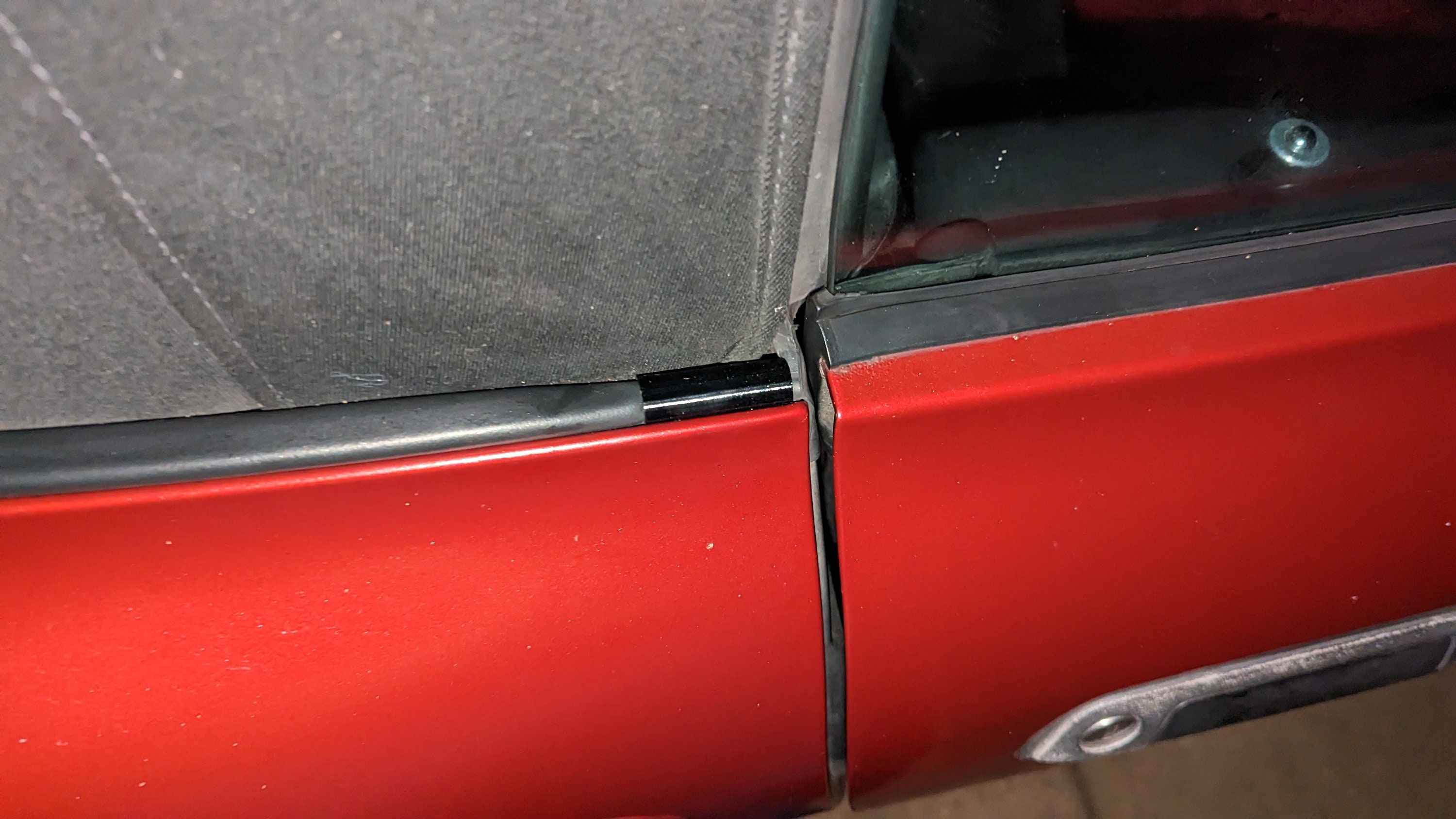 BMW Right Side Hood Seal 51767269998