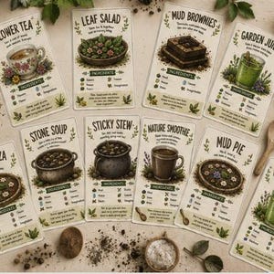 Puede incluir: Una colecci&oacute;n de diez tarjetas de recetas rectangulares con ilustraciones caprichosas de platos con tem&aacute;tica natural como Flower Tea, Leaf Salad, Mud Brownies, Garden Juice, Dirt Pizza, Stone Soup, Sticky Stew, Nature Smoothie, Mud Pie y Mud Smoothie.