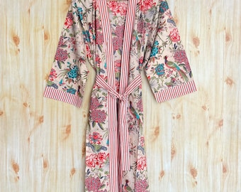 Peignoir kimono en coton à imprimé floral : une tenue de plage légère