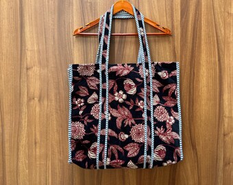 Bolso tote de terciopelo acolchado hecho a mano: bolso de fin de semana de algodón con estampado floral