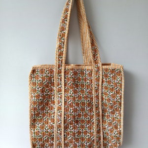 Gesteppte Baumwolle handbedruckt reversibel große mehrfarbige Blumen Einkaufstasche Umweltfreundliche nachhaltige robuste Einkaufstasche handgemachte Boho Tasche