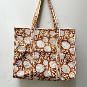 Gesteppte Baumwolle handbedruckt reversibel große mehrfarbige Blumen Einkaufstasche Umweltfreundliche nachhaltige robuste Einkaufstasche handgemachte Boho Tasche