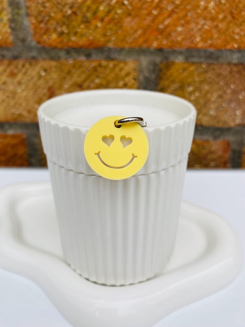 Pastel Acrylic Trolley Token Keyring: Happy Face Shopping Coin Pastel yellow
