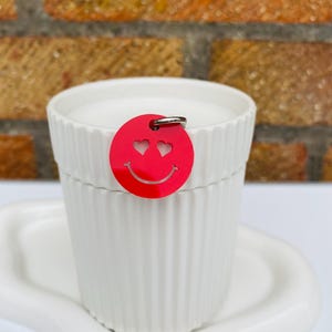 Pastel Acrylic Trolley Token Keyring: Happy Face Shopping Coin Röd