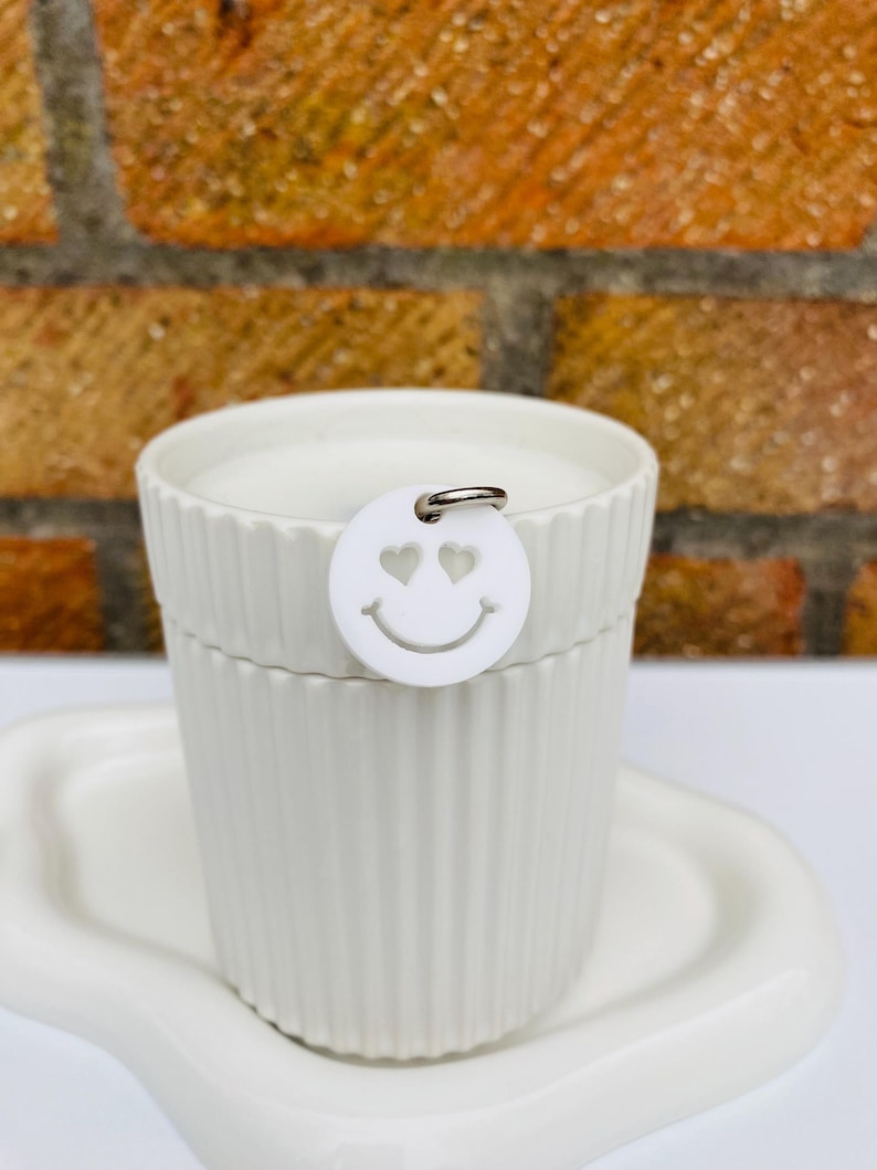 Pastel Acrylic Trolley Token Keyring: Happy Face Shopping Coin Vit