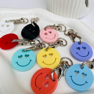 Pastel Acrylic Trolley Token Keyring: Happy Face Shopping Coin bild 1