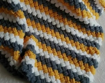 Hand-Knitted Chunky Chenille Baby Blanket: Soft Plush Knit