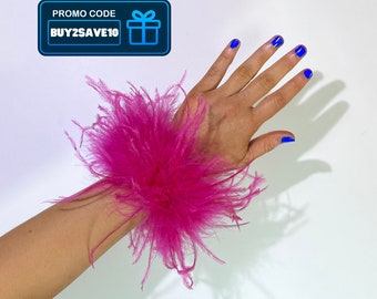 Premium Feder-Manschetten Paar - Fuchsia Pink | Handgefertigte Elegante Handgelenk Armband | Henne Kostüm Accessoire Date Night | Zauberhafte Party